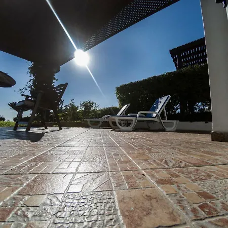 Blue Bay House بيت للعطل لارنكا