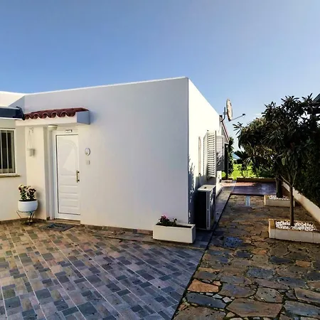 بيت للعطل Blue Bay House لارنكا